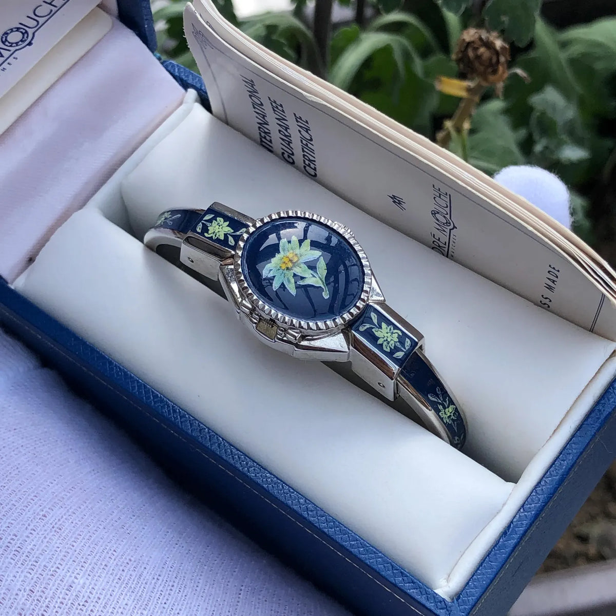 Daisy Vintage peekaboo bangle watch