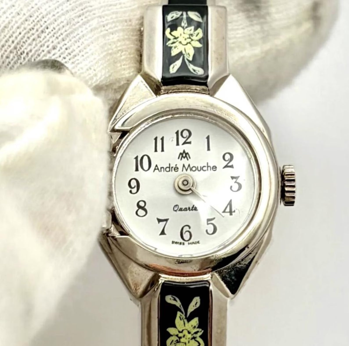 Daisy Vintage peekaboo bangle watch