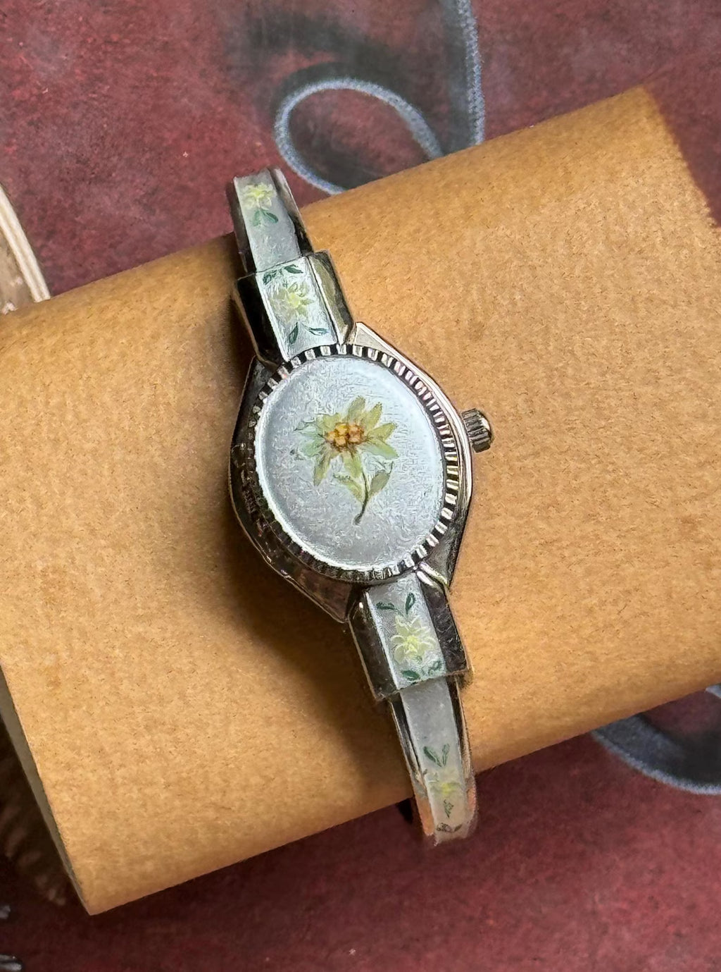 Daisy Vintage peekaboo bangle watch